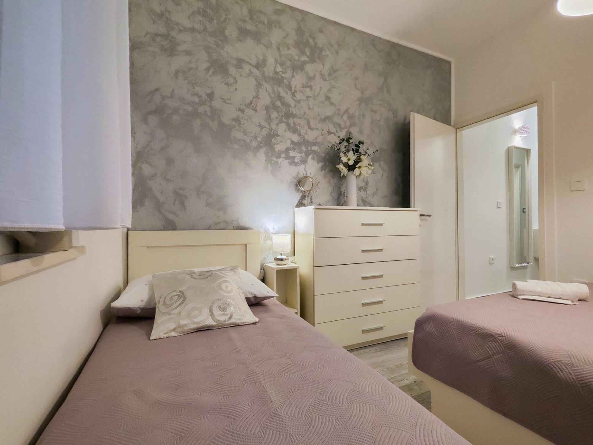 Sea & Sun Apartments Tucepi Tučepi Quarto foto